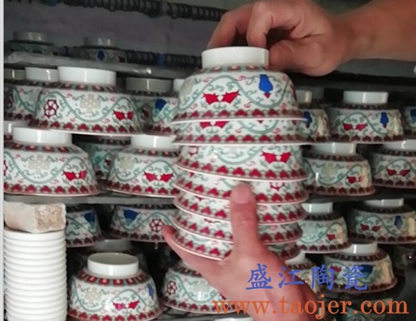盛江陶瓷定制厂家为四川藏传佛教寺庙定制民族5.5寸八宝碗 购买请点击图片